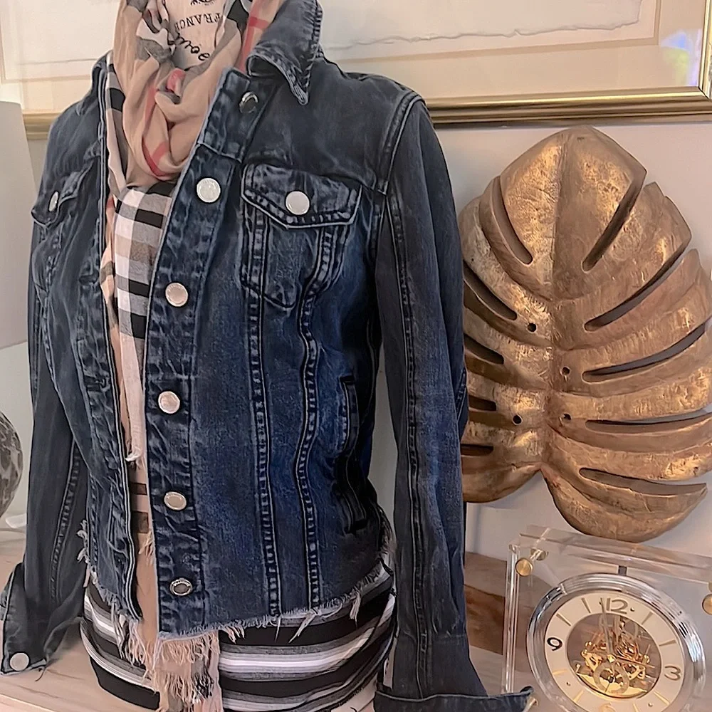 Trendy BlankNYC jean jackets in deep dark blue denim